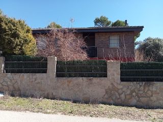 Chalet  Nueva sierra gg. Chalet independiente sobre una parcela llana de 796 m2