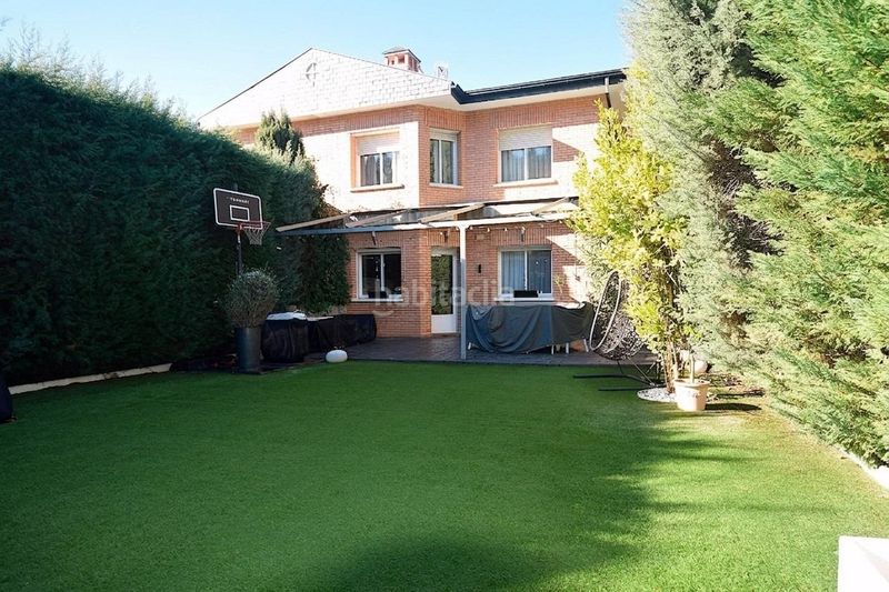 Foto b639f550-f099-4144-8d2d-df9072870f35. Casa pareada exclusivo chalet con vistas privilegiadas al cerro del telégrafo en Rivas - Vaciamadrid