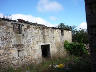 Haus  Rúa lameliña. Se vende casa a reformar en guntín