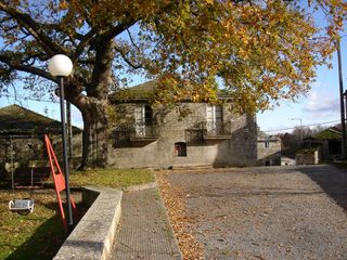 Casa  Rúa campo da torre. Se vende casa a reformar en friol - al rededores de lugo