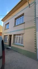 Casa  Avenida constitución. Se vende casa en cariño, a pocos m de la playa
