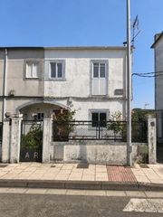 Casa bifamiliare  Rúa montirón. Se vende casa que necesita reforma en zona montirón