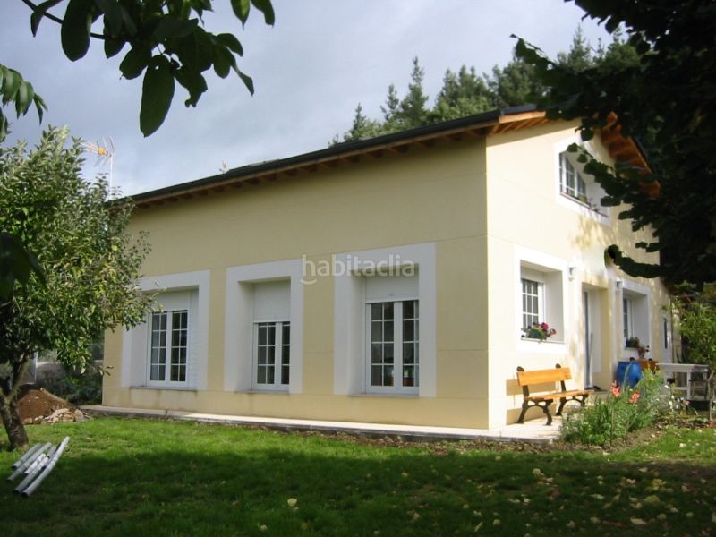 Foto 010a6e91-e270-47ac-b521-e34af6840392. Haus mit parking in Corgo (O)