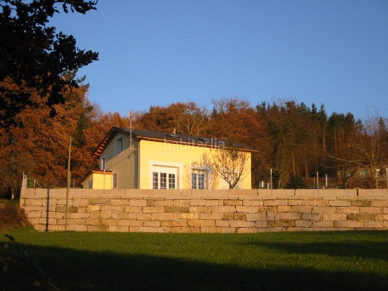 Foto fffbc78e-7aa0-4045-a7e2-9cc35831c963. Haus mit parking in Corgo (O)