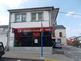 Casa in Baralla. Se vende casa mas bajo con pequeño almacén