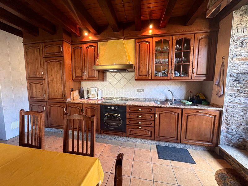 Foto 002204a0-394d-4753-b082-d7788bcc16fb. House with heating parking in Begonte