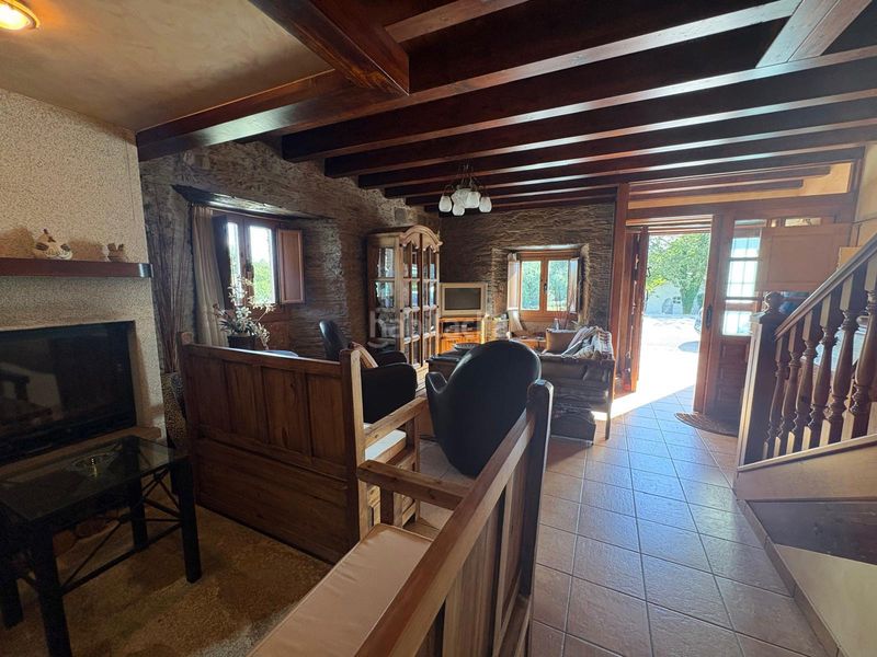 Foto 50d376fa-a318-4b6a-8dfa-a5eae7a74188. House with heating parking in Begonte