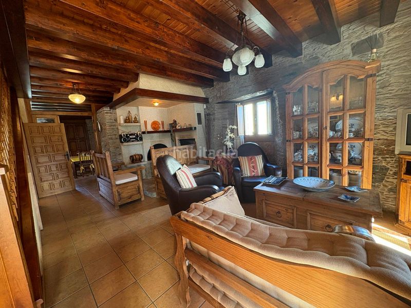 Foto e33b7fba-497f-49d7-9116-7a53ac27edd3. House with heating parking in Begonte