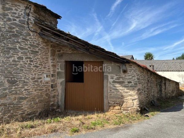Foto cfbb9dd1-18f1-4a6d-8ded-3d2d735f3832. Casa amb aparcament a Outeiro de Rei