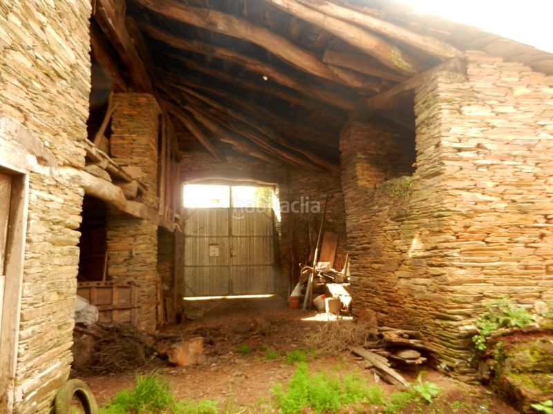 Foto 370d69d3-ccde-4223-94fb-0c14887d0a1c. Casa con parcheggio in Corgo (O)
