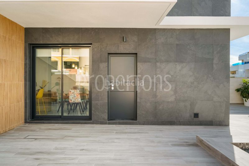 Foto b47cf9e0-f2e4-4579-962d-689d18d22605. Casa a Benijófar