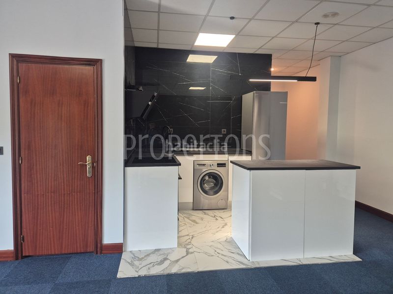 Foto 2f94dd07-4073-4655-beff-40df2d7efd42. Miete büro in Loiu