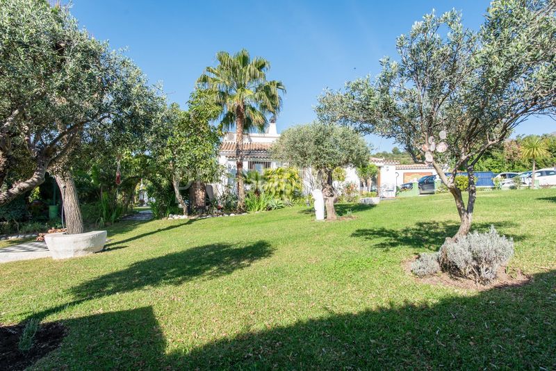 Foto 53a6c18e-12cd-45cd-bb2b-97ceaf2afda0. Casa a altos de Estepona Estepona