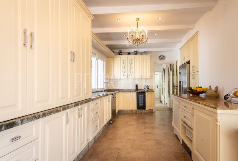 Foto a0a76232-0347-4631-8619-62f455a44e48. Casa a altos de Estepona Estepona