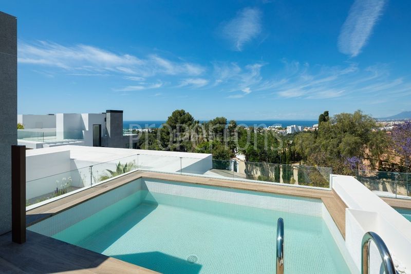 Foto 02b8502f-a5b0-4ab9-9fc5-7fcd84430fe6. Casa adosada en Bello Horizonte - Lindasol Marbella