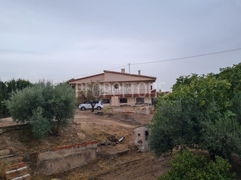 Foto 7e1a9632-ffd1-45cf-b7d8-6118bd6b3c70. Xalet a Petrer