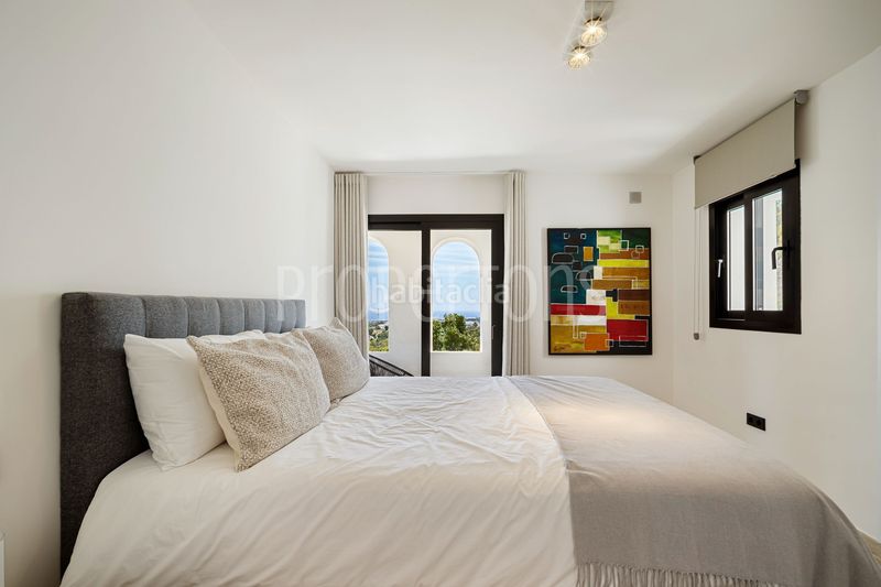 Foto a0e08e77-d270-49b0-ab73-e52bd8a41cf2. Casa a Los Naranjos Marbella