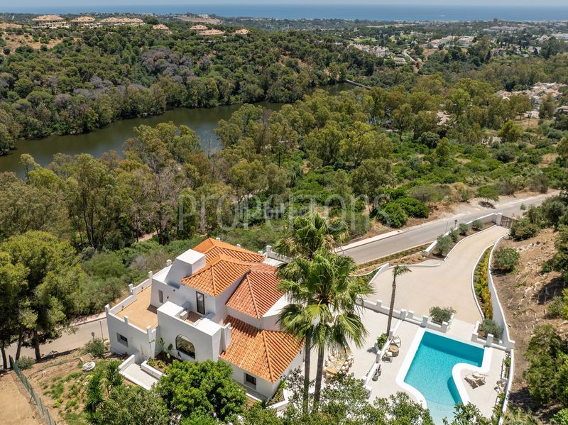 Foto f4e6eab7-1a05-4dec-a79e-d80779f8d192. Casa a Los Naranjos Marbella