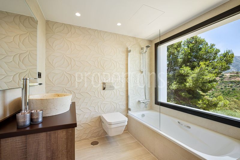 Foto f50ea7ad-a109-4b1b-ae8a-6280d2f0b88f. Casa a Los Naranjos Marbella