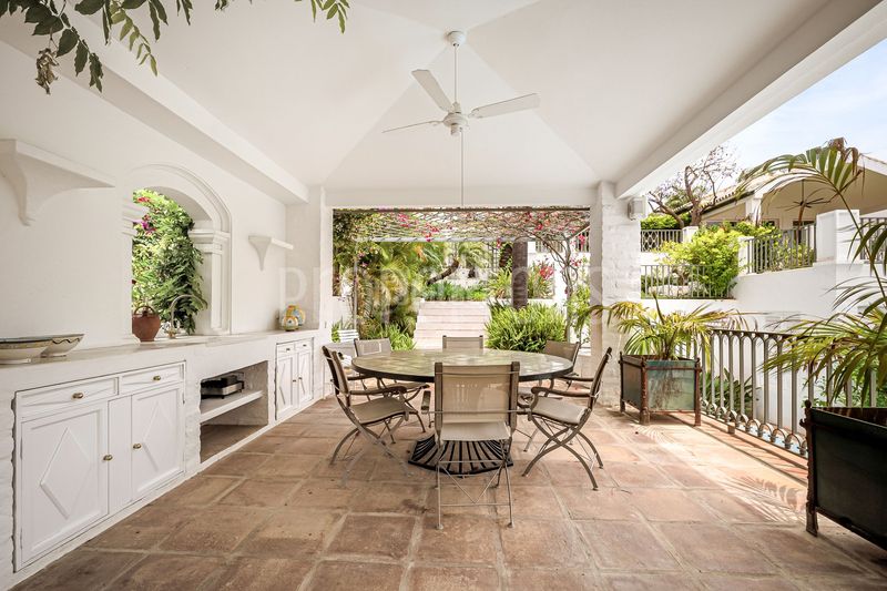 Foto efd8f0b2-3d67-4c51-a560-3c8046e1c7d2. Casa a Sierra Blanca Marbella