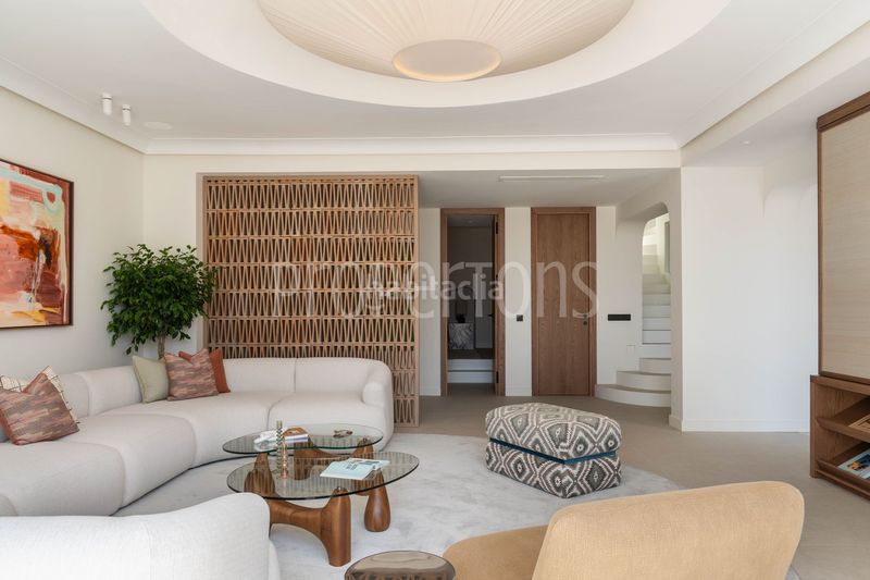 Foto f647633b-22c2-42ce-b8ee-d1c8f27c1e8d. Casa a Las Lomas de Río Verde Marbella