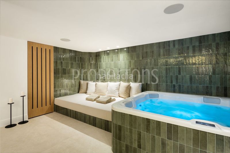 Foto bd1f9a96-2c39-4080-ba3f-86671d02f36a. Casa a Puerto Banús Marbella
