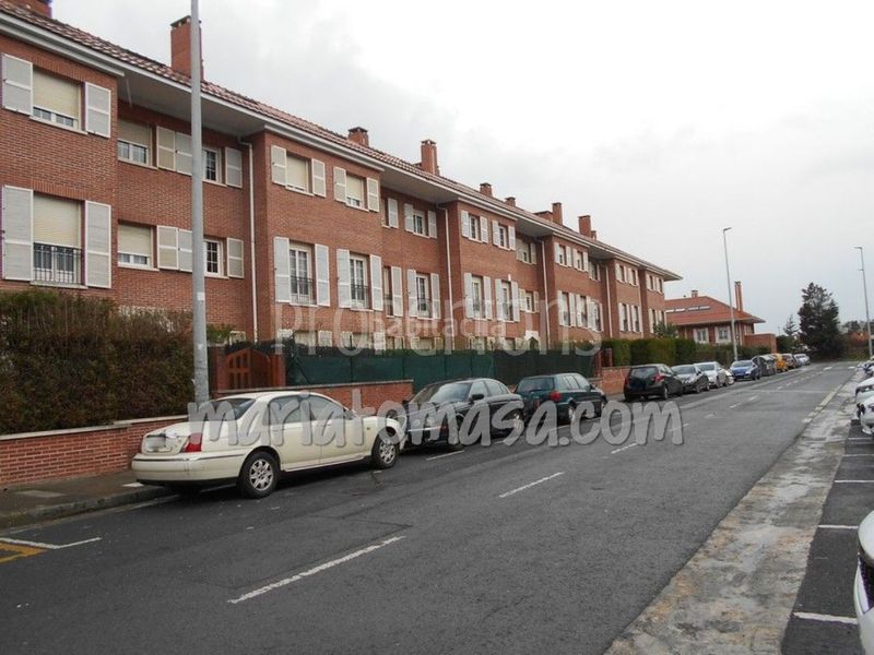Foto 72c7a009-0a04-4418-897e-ea3b5cc28edc. Aparcament cotxe a Artatza-Pinueta-Pinosolo Leioa