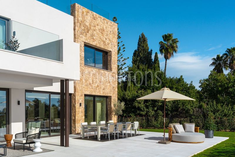 Foto 1992b967-f254-42f7-87c6-cf02cf4dd370. Casa a La Carolina - Guadalpín Marbella