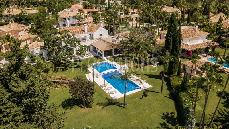 Foto 40ff910b-57e3-4734-864f-7d72e417abd0. Casa a Los Naranjos Marbella