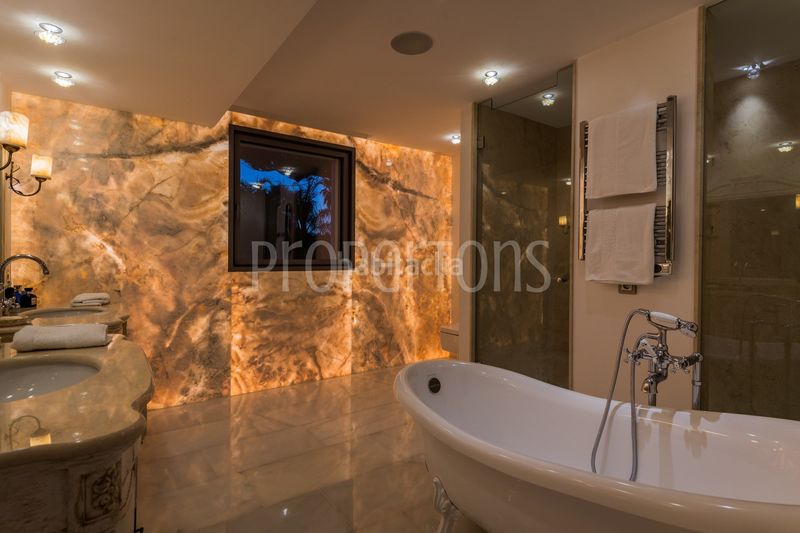Foto a566ab37-280b-40f7-b732-0c34b4b82691. Casa a Los Naranjos Marbella