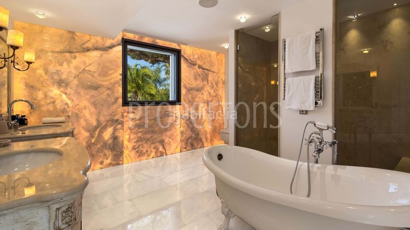 Foto b9c7604a-6940-4ef2-b97a-153d57bb6f2e. Casa a Los Naranjos Marbella