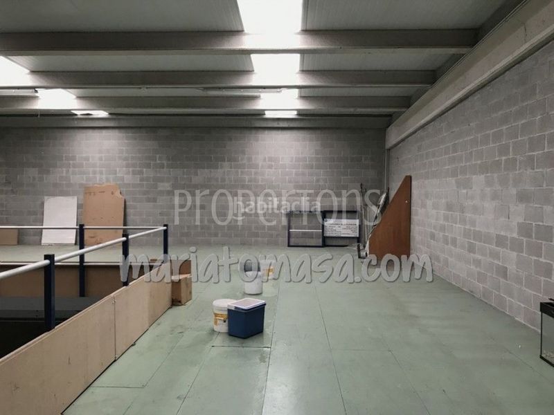 Foto c44f8172-f136-4b99-ba12-0e13f994f071. Nau industrial a San Miguel Basauri