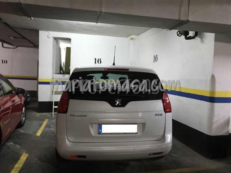 Foto 9f0af658-9f1d-4d12-8091-8688468b3bb1. Aparcament cotxe a Centro Santurtzi