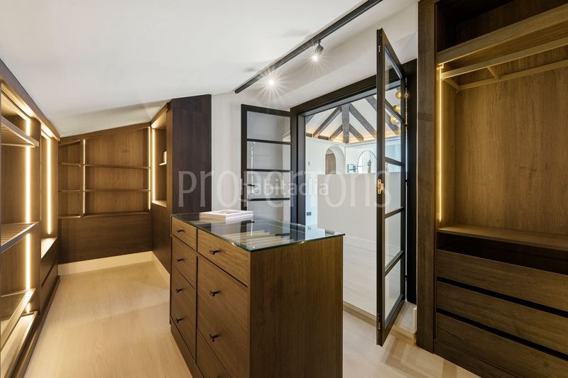 Foto 37534660-25d3-4e74-a0b3-2e8e19239762. Casa en Las Brisas Marbella