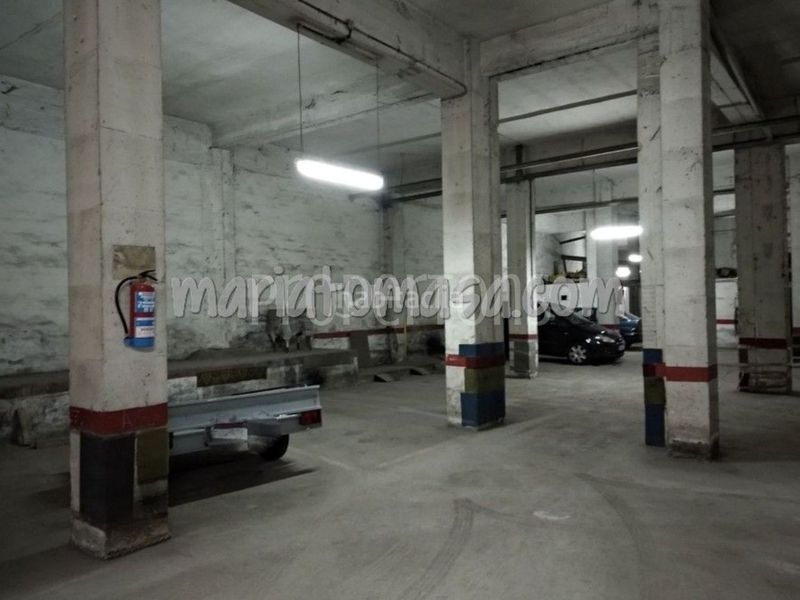 Foto de986ee6-0b89-448d-b196-d5e2e3b5e0e9. Aparcament cotxe a Centro-Ariz-Uribarri Basauri