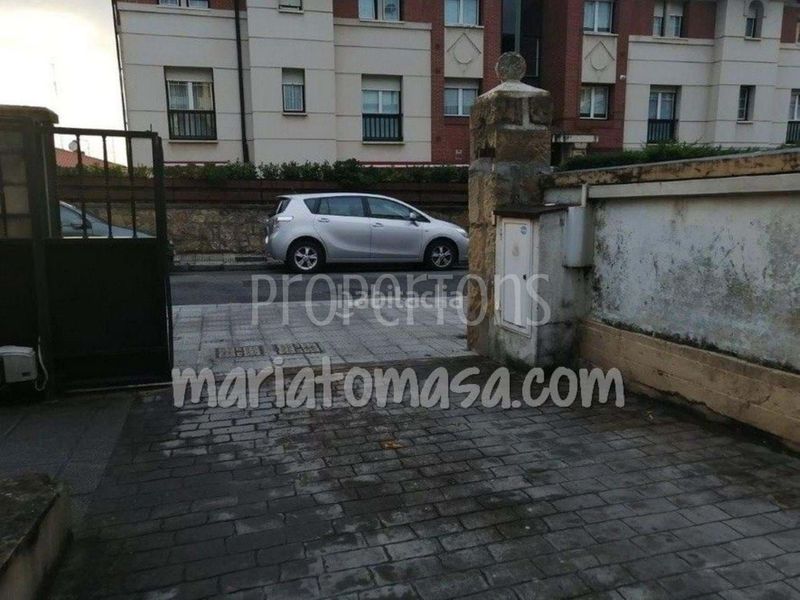 Foto 3bf3e0bf-0835-42c5-a9f2-48cc53c91230. Aparcament cotxe a Usategui Getxo