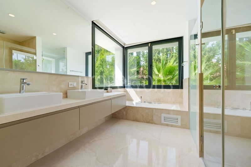 Foto 4f8d7cde-e7a0-4cb0-a2f5-4758160b2c33. Casa a Los Naranjos Marbella