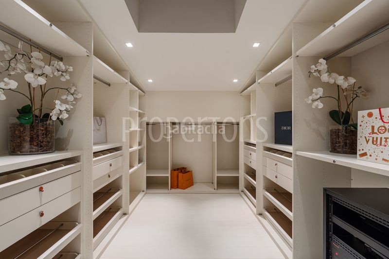 Foto afd365d5-5d82-406d-9b4a-3e6077b8dd9a. Casa a Puente Romano Marbella