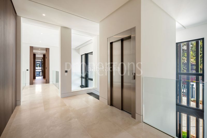 Foto 591ab616-3660-42e7-a577-08b571719d40. Casa a La Carolina - Guadalpín Marbella