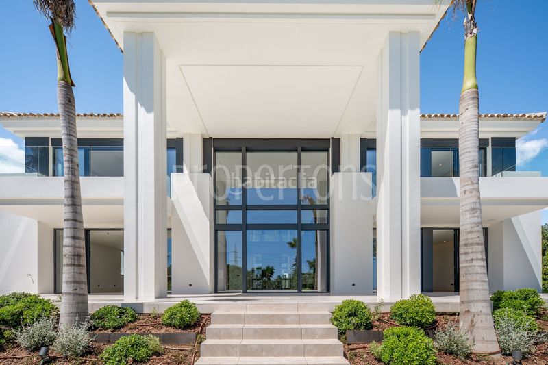 Foto 8f84b2cc-6b23-4a42-8a9e-07e9bf0977a3. Casa a La Carolina - Guadalpín Marbella
