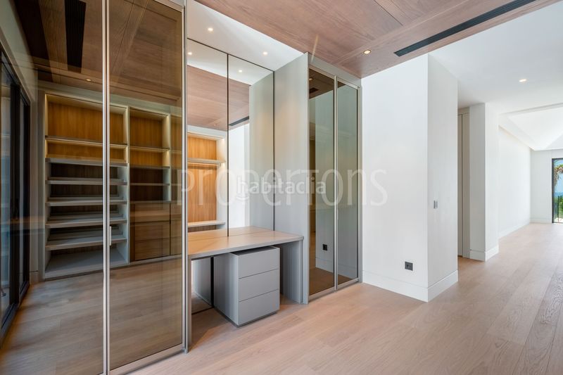 Foto f1b54faa-5655-47bd-a5d7-366871bba27f. Casa a La Carolina - Guadalpín Marbella