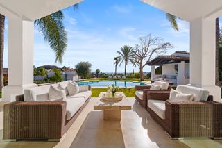 Chalet  Cl centauro-haza del conde 8 ns-3(f) villa la perla 29660 marbel. Villa la perla