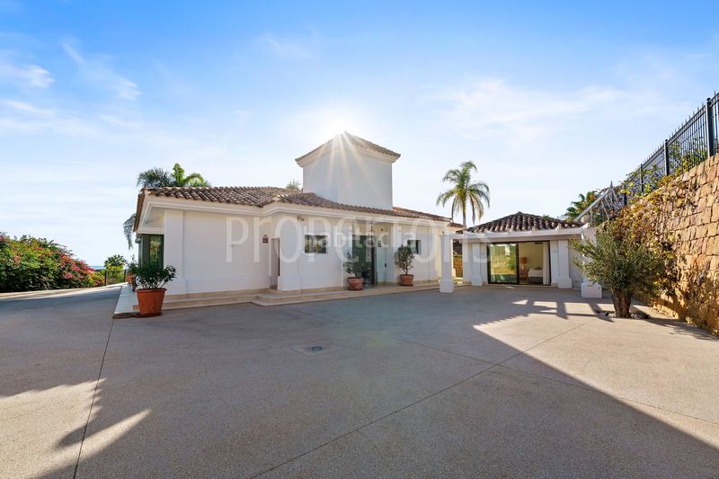 Foto 0c751bd9-3d6f-49f3-84fa-4cb99a2f4fcf. Casa a Los Naranjos Marbella