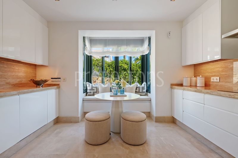 Foto 1f2977e7-3a7c-4bc2-a4a1-ad57e1f7f0ce. Casa a Los Naranjos Marbella