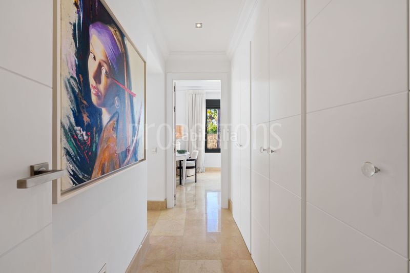 Foto c01266b9-fa2b-40e5-9af5-8c1525c1e804. Casa a Los Naranjos Marbella
