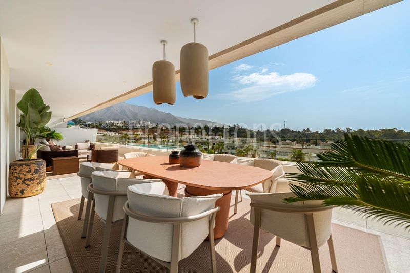 Foto d9f8e109-9c5b-41ae-9855-18ba4860887d. Piso en Las Lomas de Río Verde Marbella