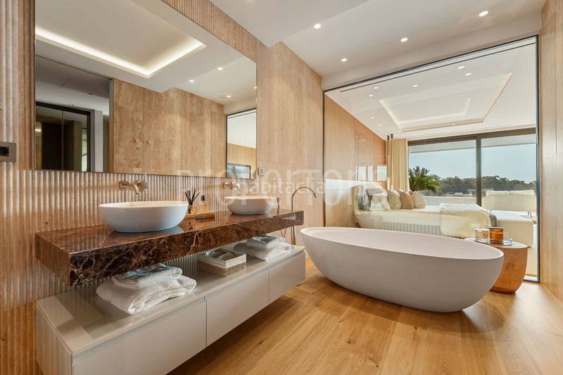 Foto f11b8531-1ed9-4086-958f-b3a60ca5d30a. Piso en Las Lomas de Río Verde Marbella
