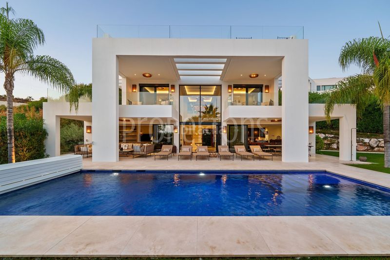 Foto a46d3f22-f554-43be-acdb-90a16a23e369. Casa a Los Naranjos Marbella