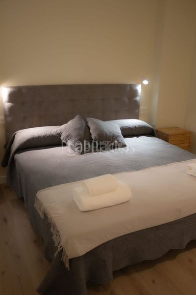 Foto f10b2937-a602-4f6a-a74b-dbc94ff86652. Alquiler piso disponible a partir de octubre!alquila tu hogar ideal en el corazón de santutxu!disfruta de un piso totalmente reformado y equipad en Bilbao