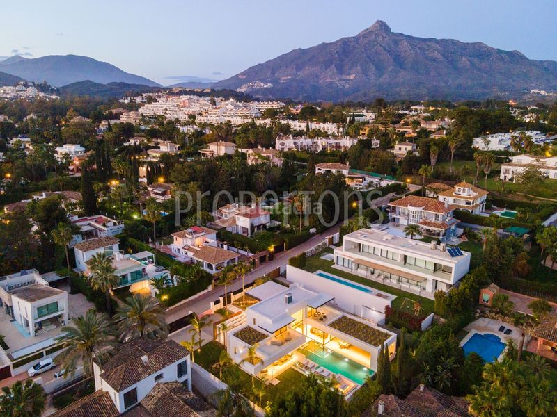 Foto 177d55c2-2dbe-4b1e-935c-77dc7d069f67. Casa en Las Brisas Marbella